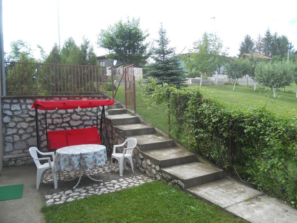 Apartments Vila Vrdnik Exterior foto